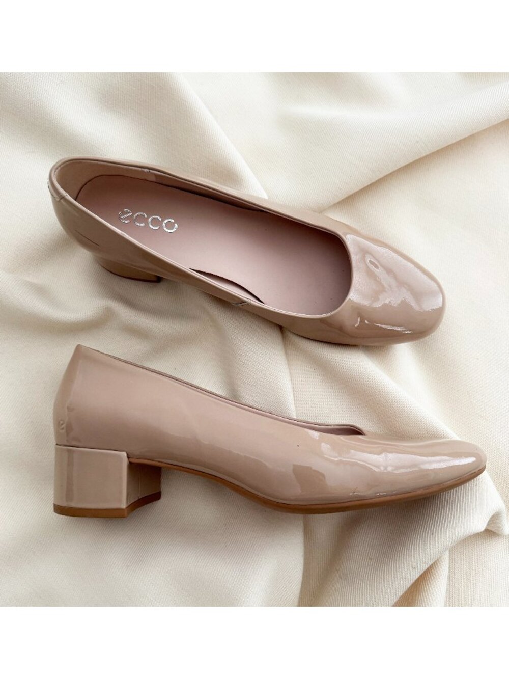 ECCO Liva 35 Patent Leather High-Heel Pump in Nude, size 40